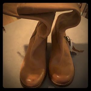 Women’s leather boots